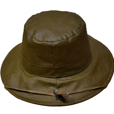 Cappello in canvas rigido, cerato con grasso barbour