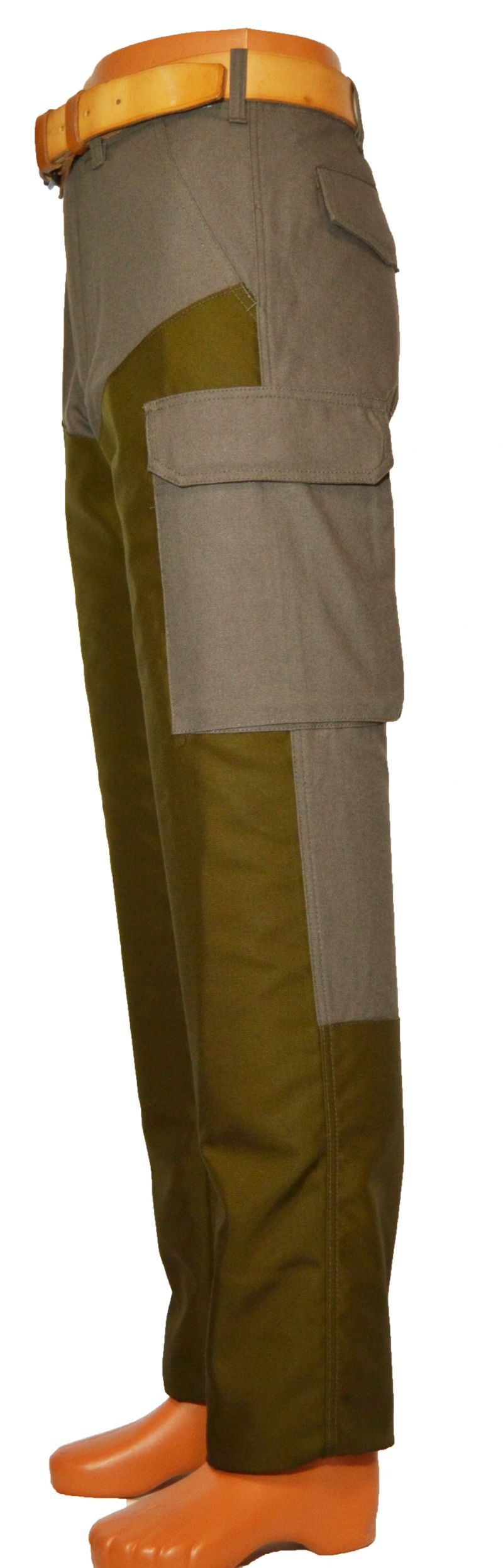 Pantaloni confezionati in cotone canvas con rinforzi in cordura,  antispina e totalmente antistrappo