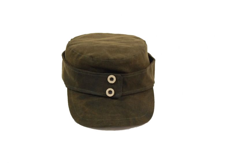 Cappello tessuto oliato